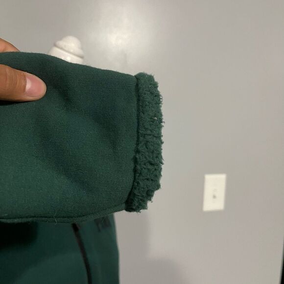 Cozy Victoria’s Secret jacket - Picture 6 of 7